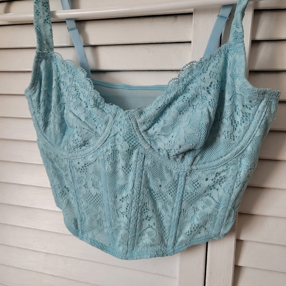 GILLY HICKS Hollister Lace Crop Top, Size XS - Picture 4 of 8